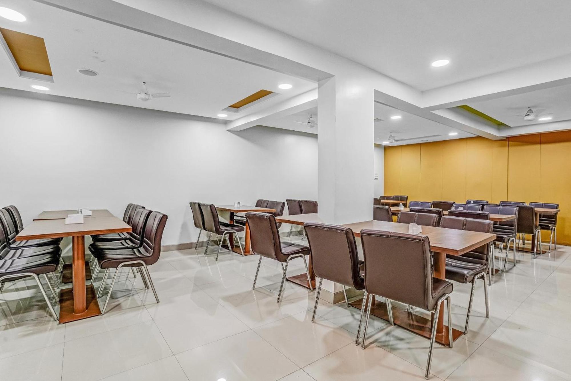 Super Hotel O Homely Stay Аурангабад Экстерьер фото